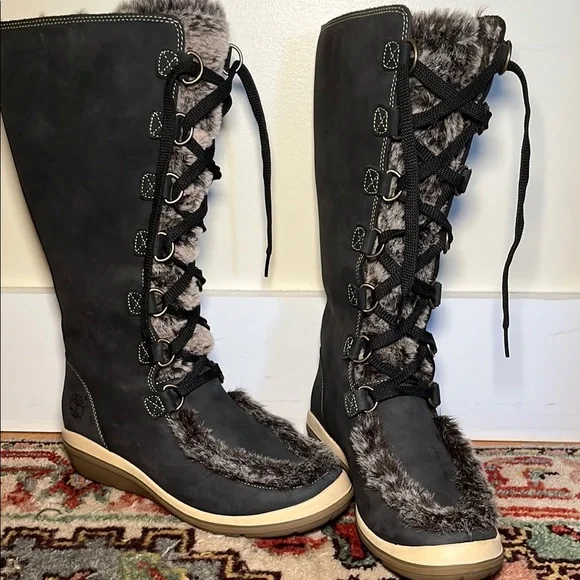 Women's Black Fur-Lined Boots - Picture 1 of 3